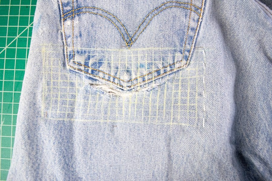 Innovative Jeans Patch: Decorative Thread Technique *fascinating