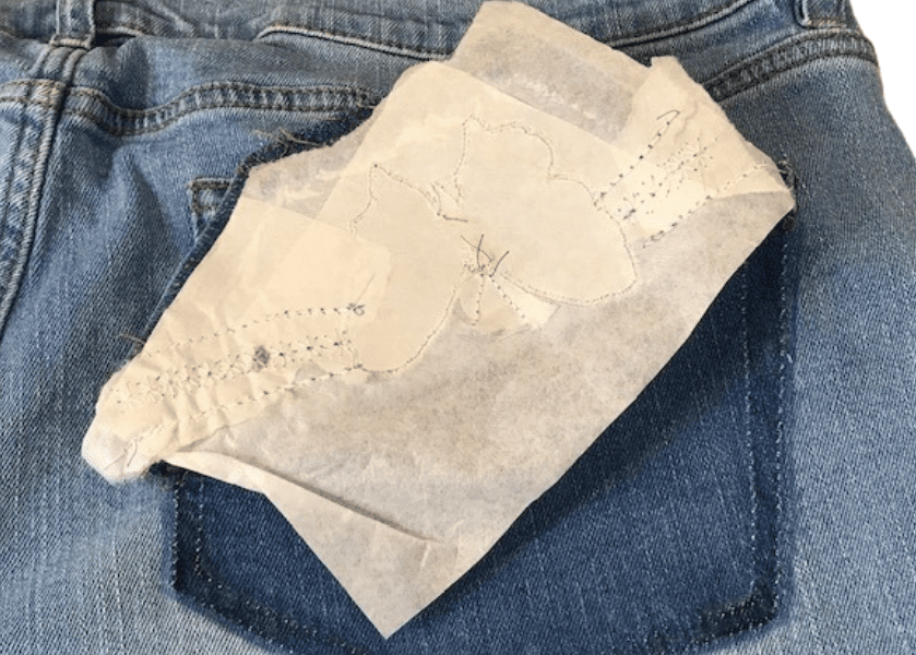Jeans pocket with stabilizer